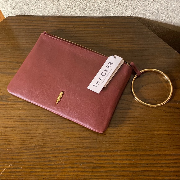 New w Tags genuine leather Thacker hands free wristlet with matching card case - Picture 1 of 12